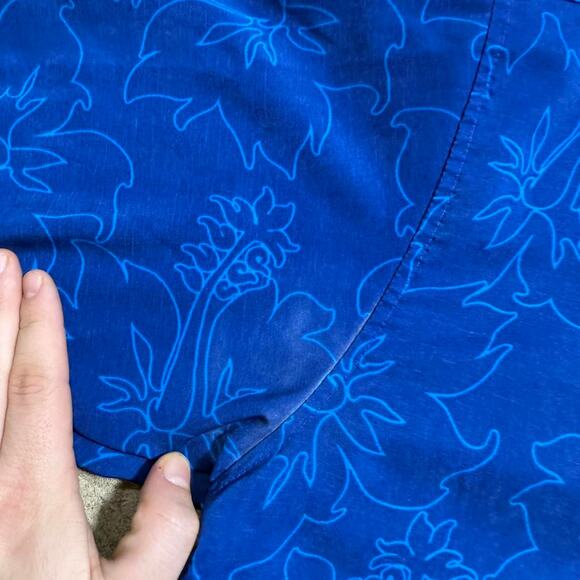 Y2K No Boundaries Short Sleeve Hawaiian Button Down Shirt - Picture 5 of 8